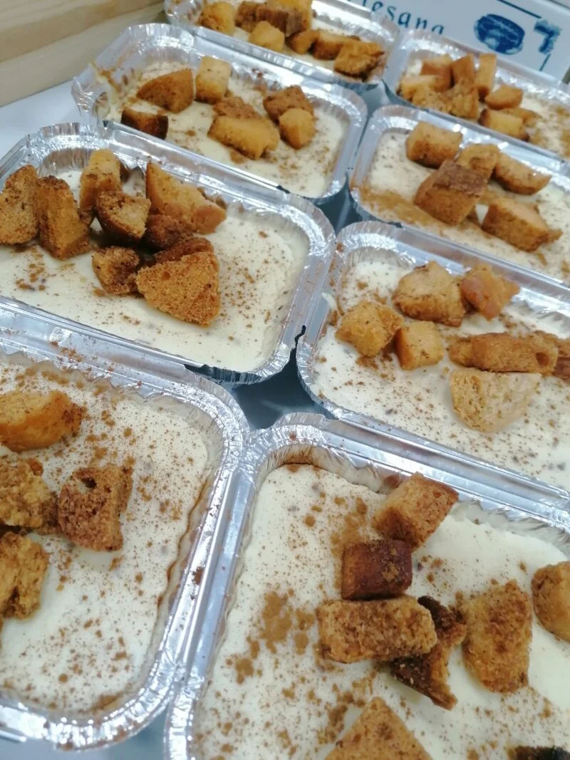 gachas dulces en obrador de pasteleria de fuente palmera cordoba