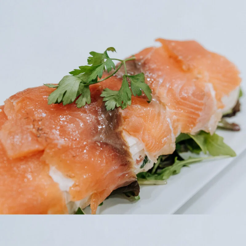 brazo de salmon y salsa rosa